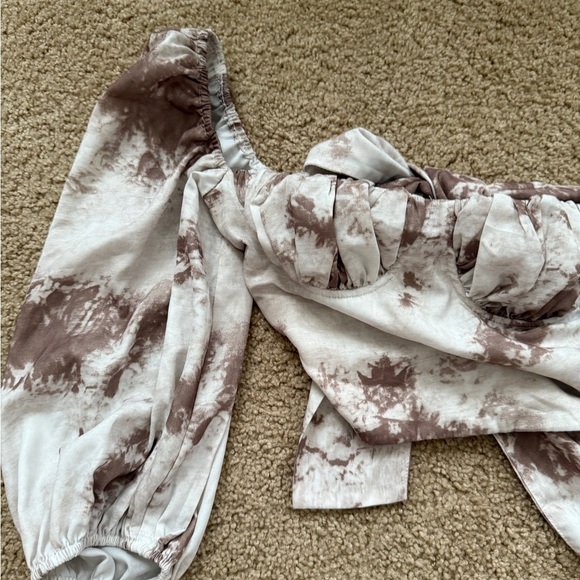 White and Brown Tie Front Blouse with Flutter Sleeves - Picture 2 of 9